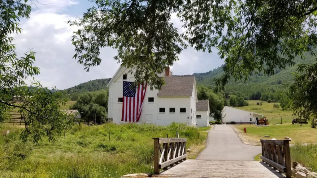 https://www.visitparkcity.com/listing/mcpolin-farm-nature-trail/24197/